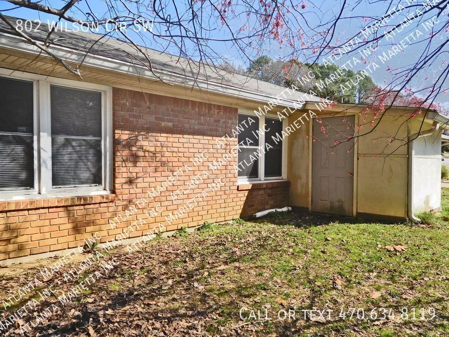 COMING IN APRIL! Beautifully Updated 2/2 Flat Near Marietta Square - Housing Vouchers Accepted property image