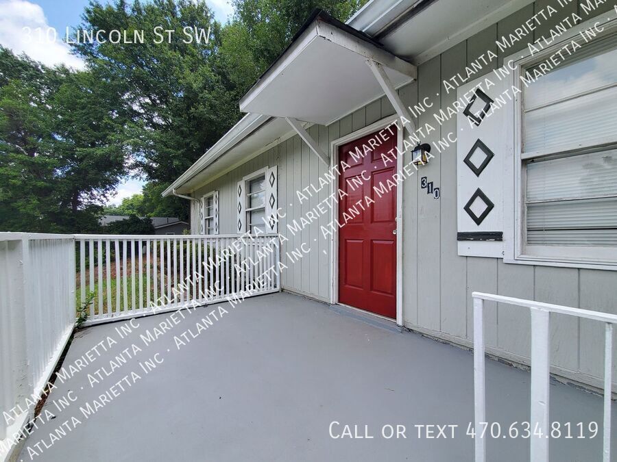 COMING SOON: Fantastic 3/1 Bungalow Near Langford Park - Housing Vouchers Accepted property image
