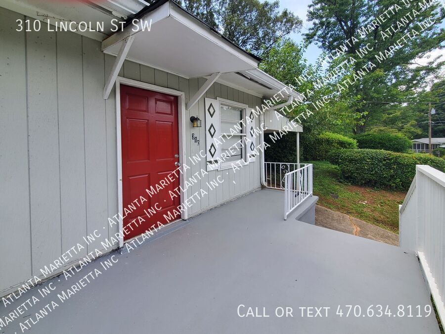 COMING SOON: Fantastic 3/1 Bungalow Near Langford Park - Housing Vouchers Accepted property image