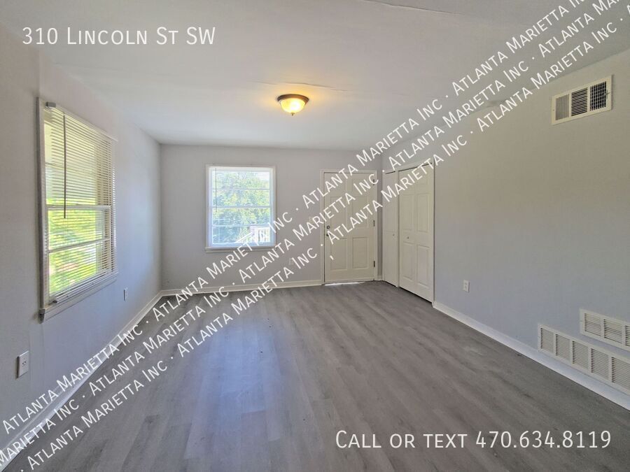 COMING SOON: Fantastic 3/1 Bungalow Near Langford Park - Housing Vouchers Accepted property image