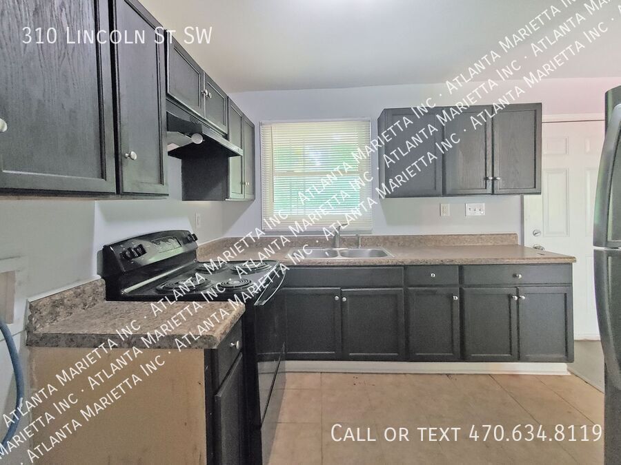 COMING SOON: Fantastic 3/1 Bungalow Near Langford Park - Housing Vouchers Accepted property image