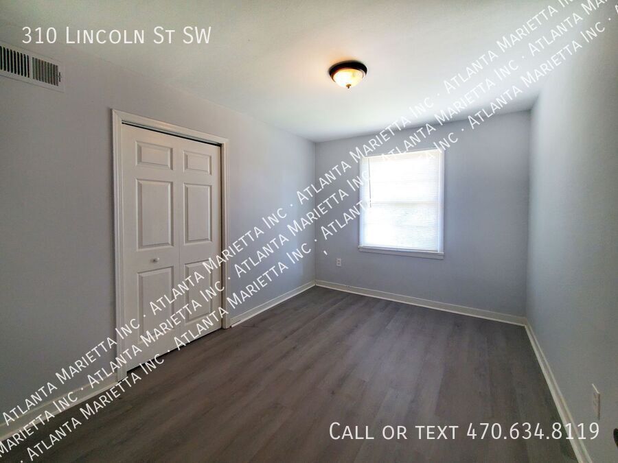 COMING SOON: Fantastic 3/1 Bungalow Near Langford Park - Housing Vouchers Accepted property image