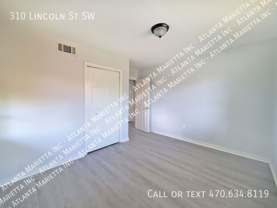 COMING SOON: Fantastic 3/1 Bungalow Near Langford Park - Housing Vouchers Accepted property image