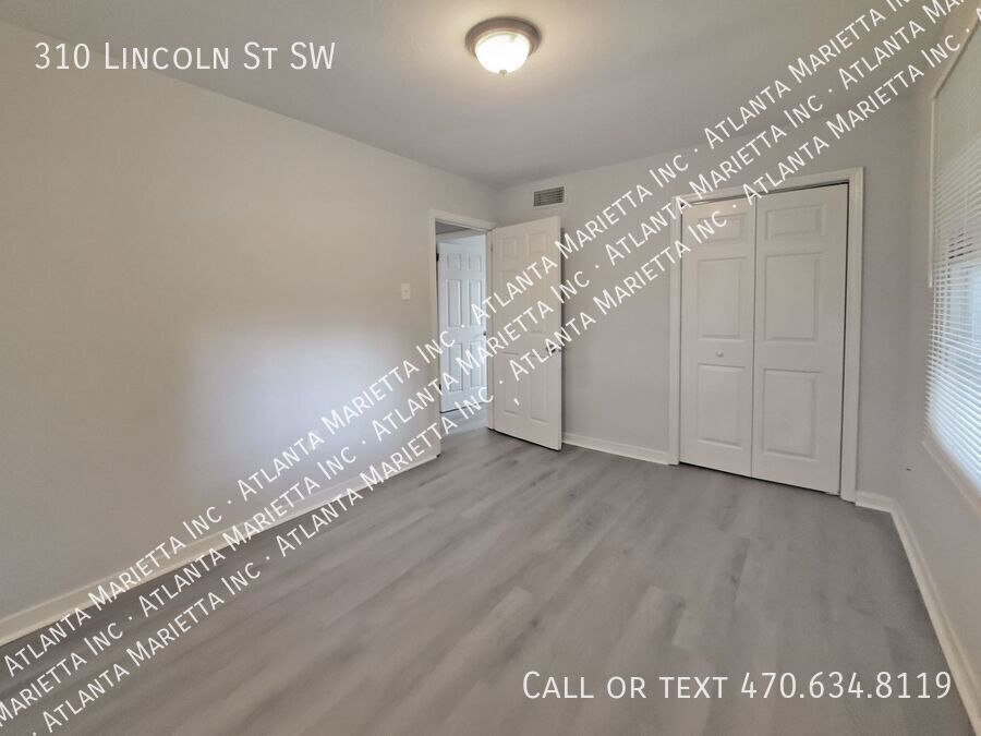 COMING SOON: Fantastic 3/1 Bungalow Near Langford Park - Housing Vouchers Accepted property image