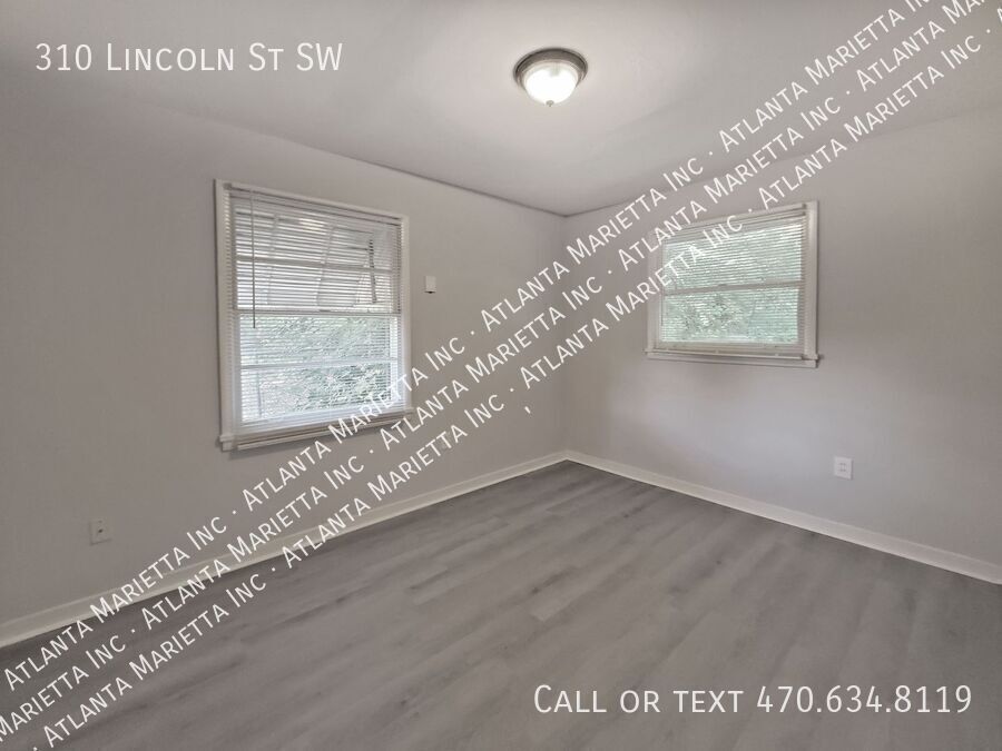 COMING SOON: Fantastic 3/1 Bungalow Near Langford Park - Housing Vouchers Accepted property image