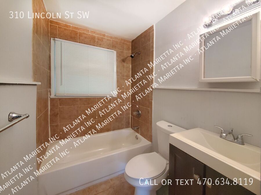 COMING SOON: Fantastic 3/1 Bungalow Near Langford Park - Housing Vouchers Accepted property image