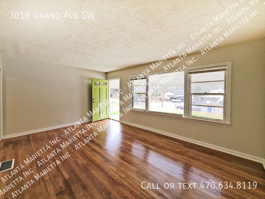 COMING SOON! Cutest 2/1 Bungalow in Hapeville - Housing Vouchers Accepted property image