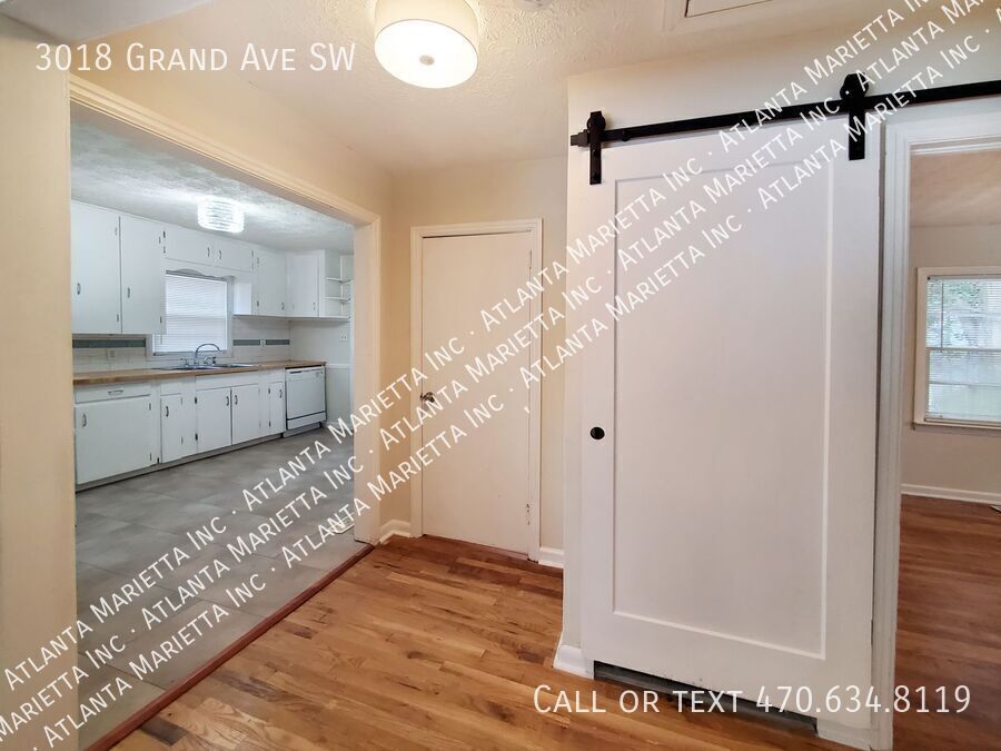 COMING SOON! Cutest 2/1 Bungalow in Hapeville - Housing Vouchers Accepted property image