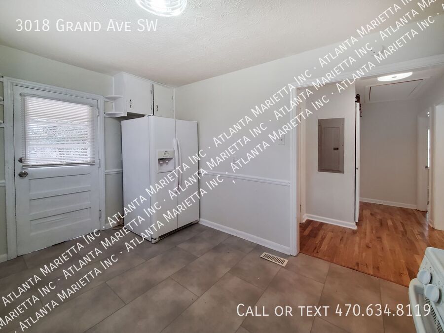 COMING SOON! Cutest 2/1 Bungalow in Hapeville - Housing Vouchers Accepted property image