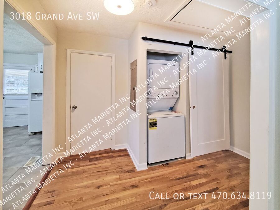 COMING SOON! Cutest 2/1 Bungalow in Hapeville - Housing Vouchers Accepted property image