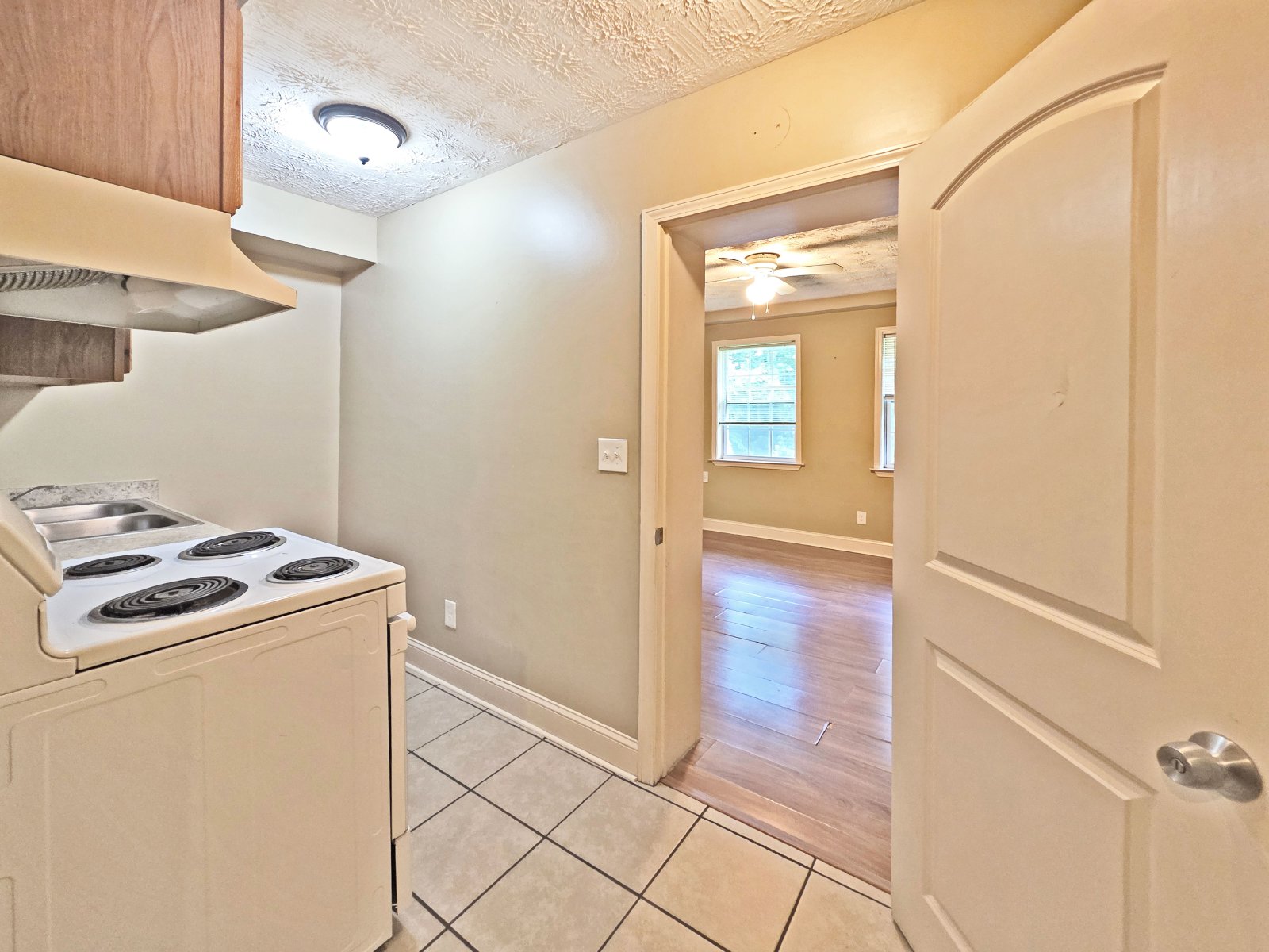 One bedroom 1 bath apartment - Housing Vouchers accepted property image