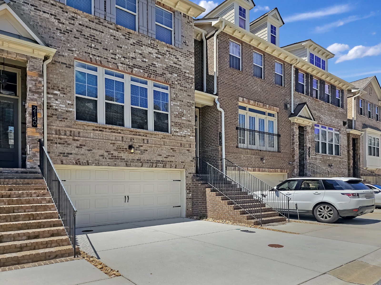 Luxury Brookhaven Townhome in Gated Townsend Community property image