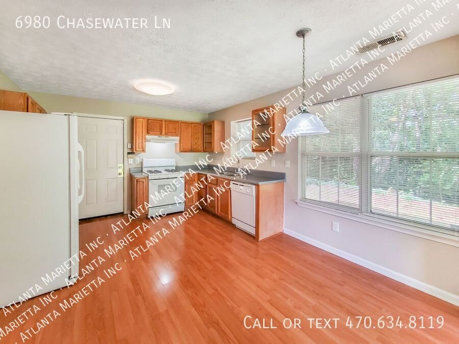 COMING SOON – Spacious 3-Bedroom Home in Springchase | Cul-de-Sac Location property image