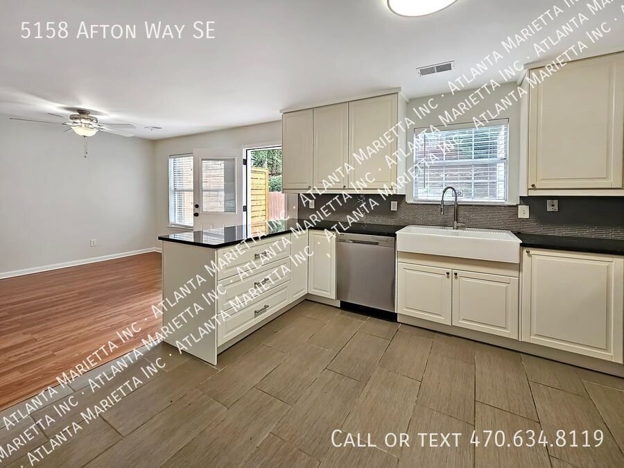 Beautifully Updated 2/2.5 Townhome Near Truist Park property image