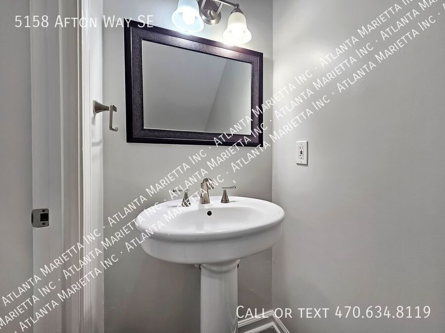 Beautifully Updated 2/2.5 Townhome Near Truist Park property image
