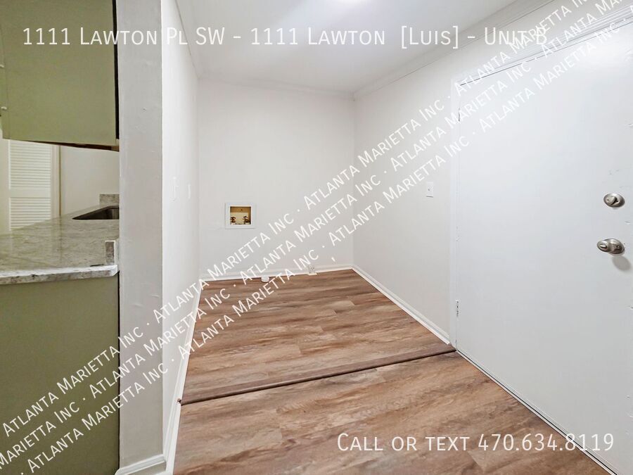 Updated 2-Bedroom Duplex with Modern Finishes in Atlanta’s West End - Housing Vouchers Accepted property image