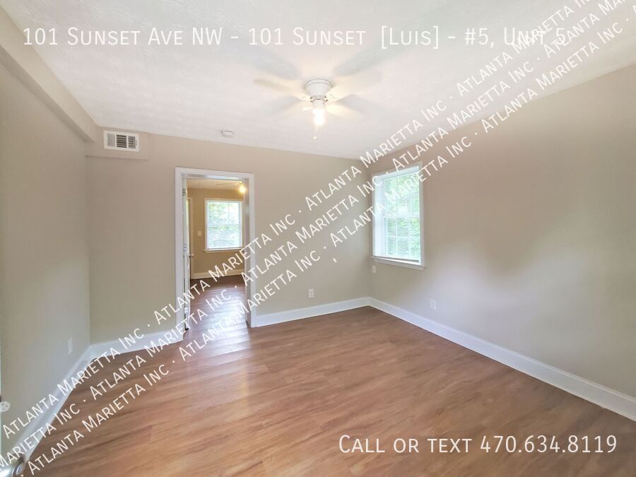 Beautifully updated 1 bedroom 1 bath apartment - Voucher Holders: Move In with Flex-Pay Security Deposit property image
