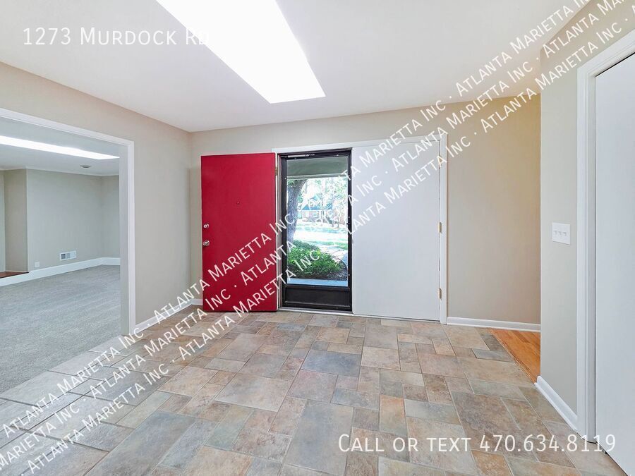 Stunning East Cobb Ranch in Top Walton High School District property image