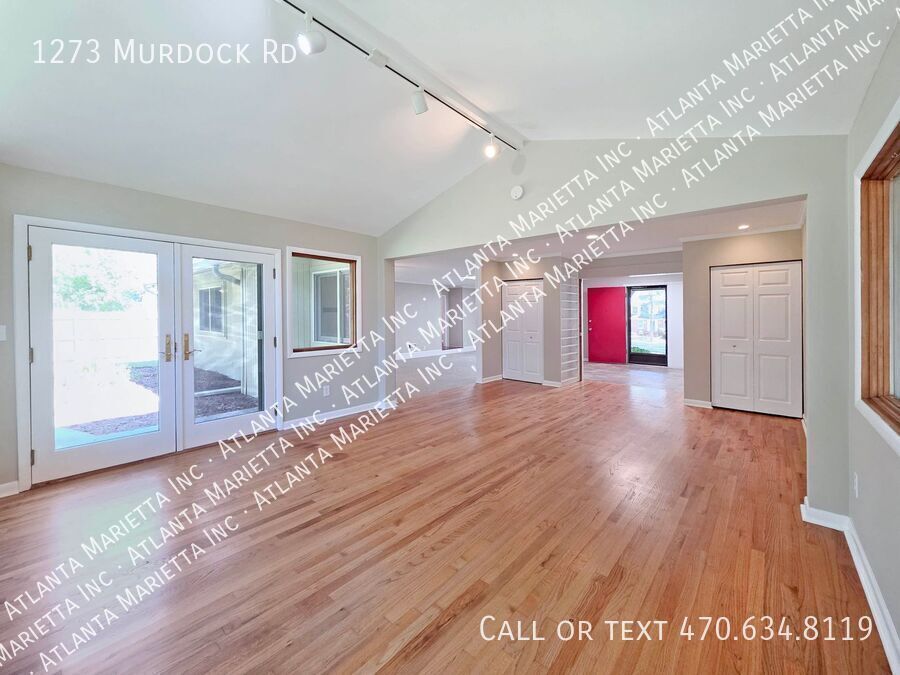 Stunning East Cobb Ranch in Top Walton High School District property image