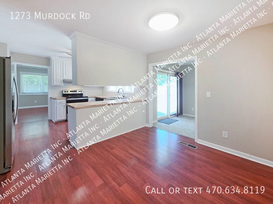 Stunning East Cobb Ranch in Top Walton High School District property image