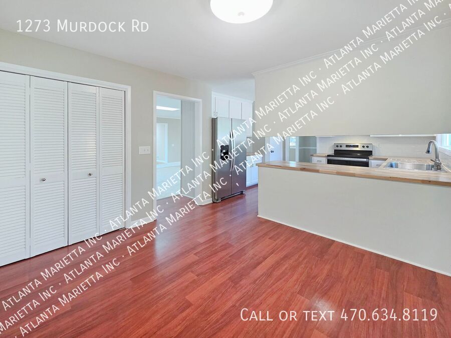 Stunning East Cobb Ranch in Top Walton High School District property image