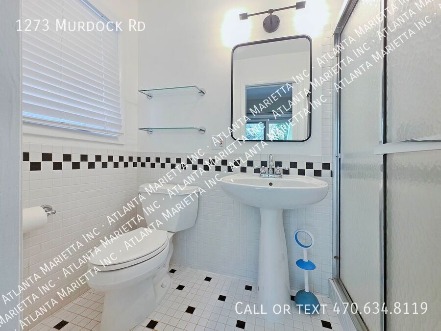 Stunning East Cobb Ranch in Top Walton High School District property image