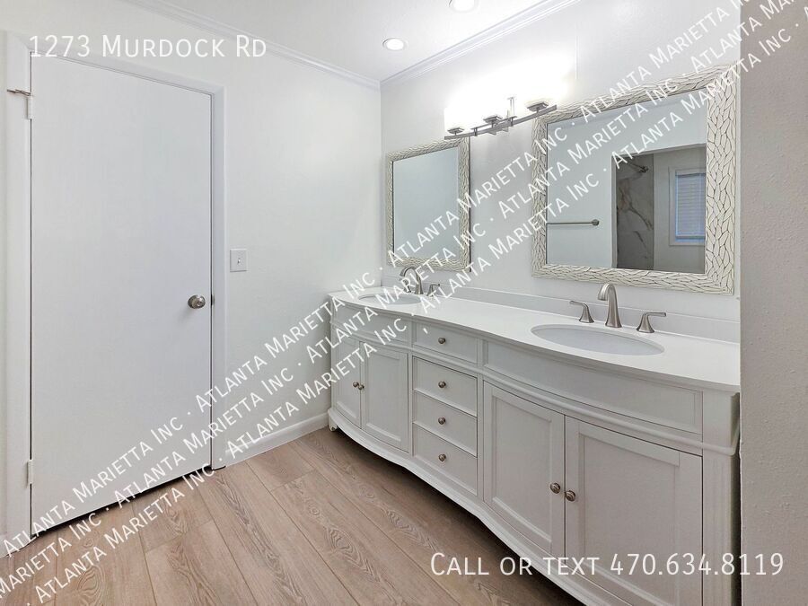 Stunning East Cobb Ranch in Top Walton High School District property image