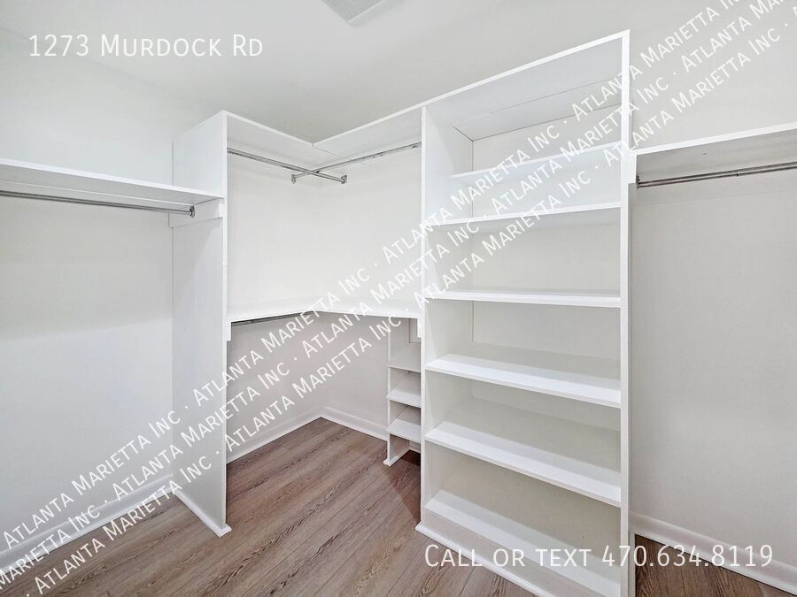 Stunning East Cobb Ranch in Top Walton High School District property image