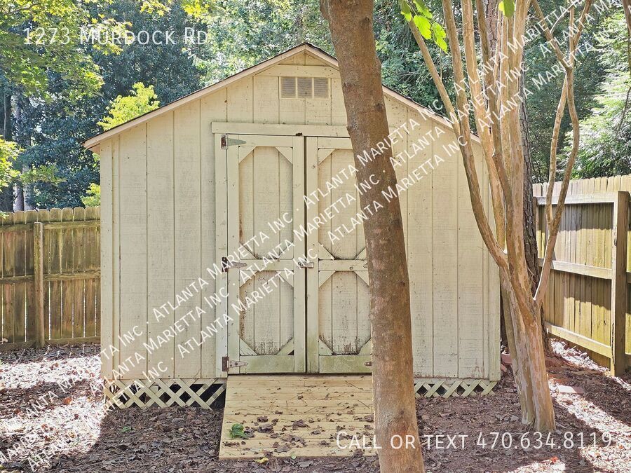 Stunning East Cobb Ranch in Top Walton High School District property image